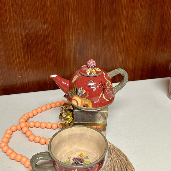 Tracy Porter Octavia Hill Collection Teapot with cup - Picture 13 of 13